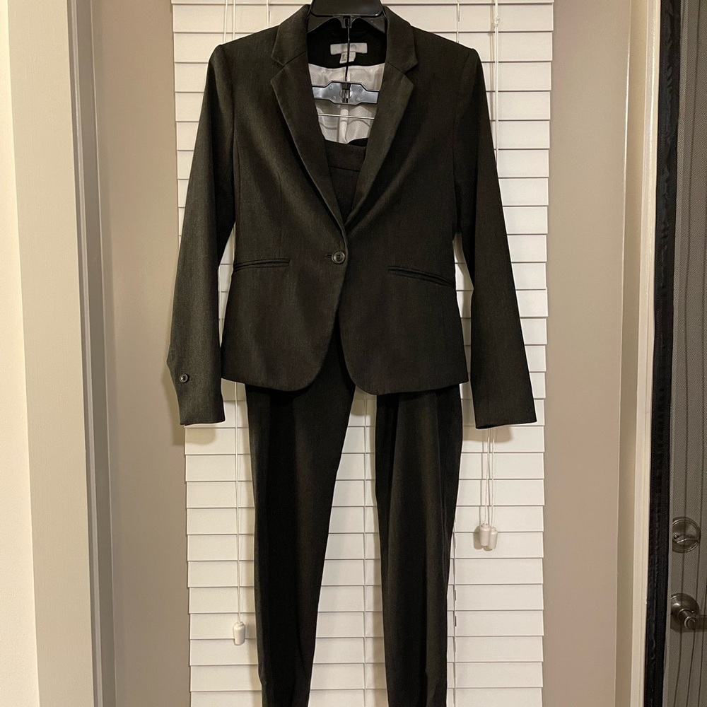 H&M Women’s Charcoal Gray Suit - Size 6